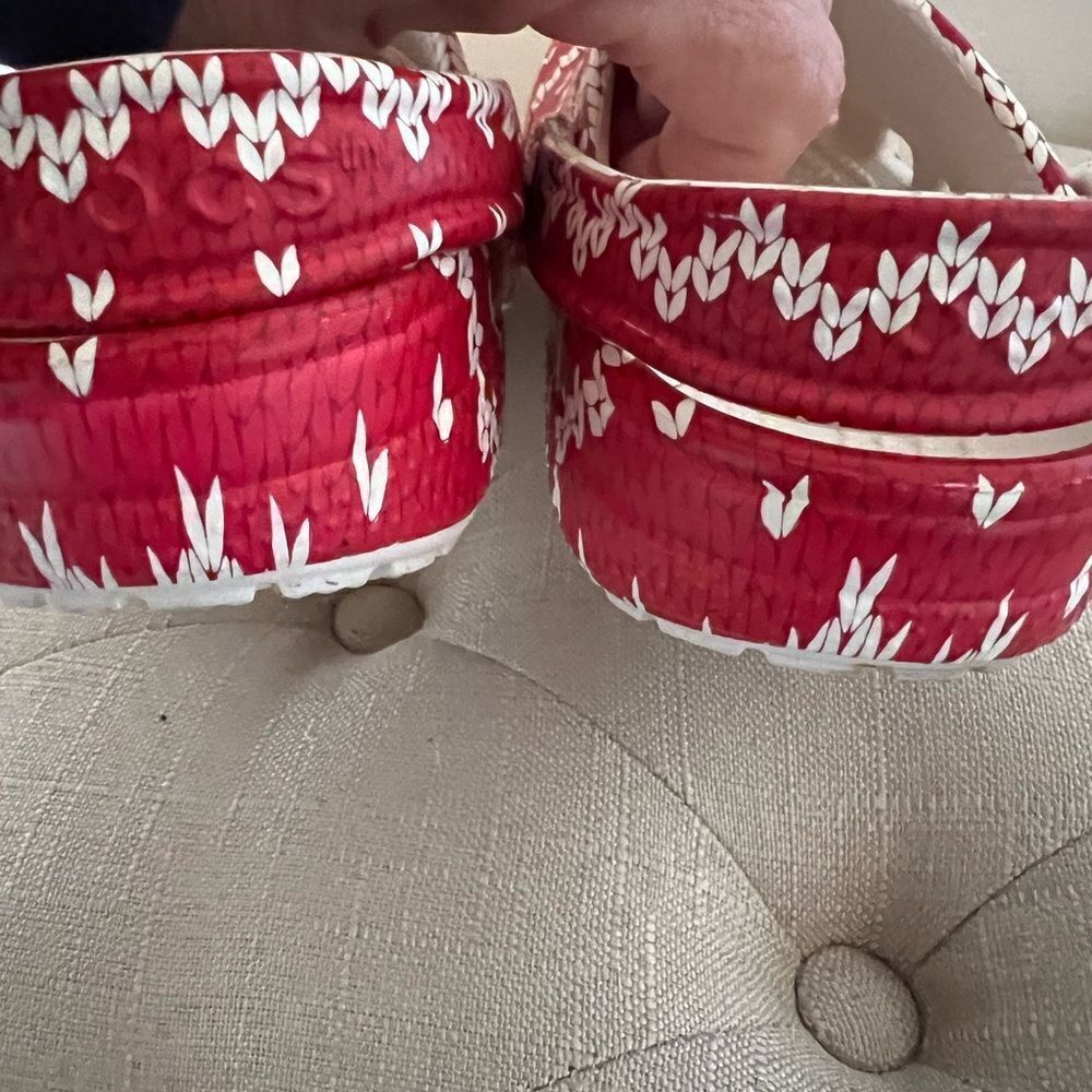 Crocs Red sweater Patterned Clogs w-4 - Picture 6 of 9